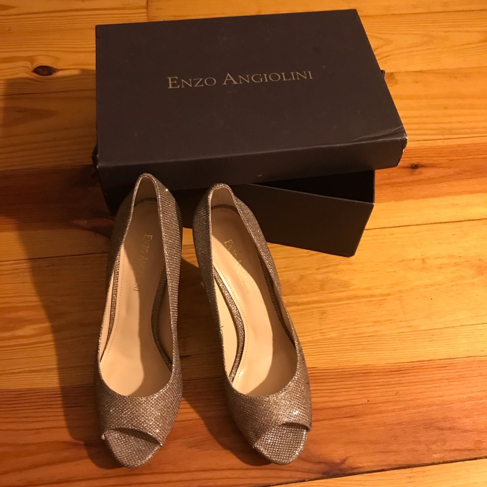 Enzo Angiolini Gold Metallic Peep Toe Heels, 7.5